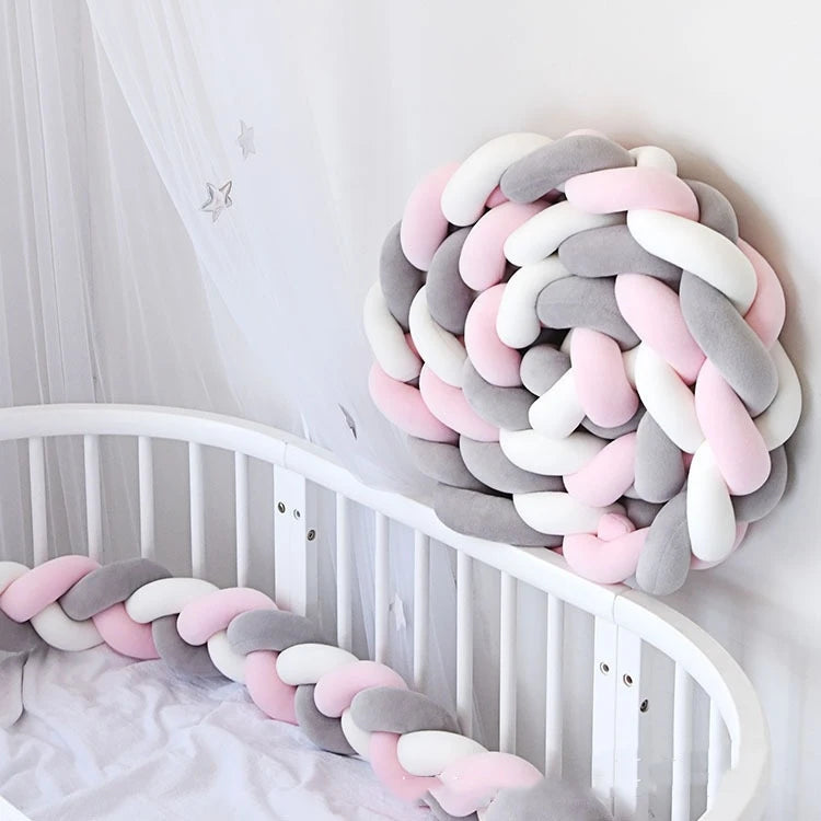 tresse-de-lit-blanche-rose-grise